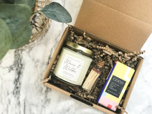 Load image into Gallery viewer, Candle Gift & Mini Chocolate Gift Box