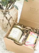 Load image into Gallery viewer, Candle Gift &amp; Mini Choc Gift Box
